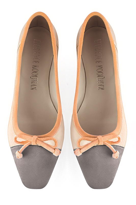 Pebble grey, gold and marigold orange women's ballet pumps, with low heels. Square toe. Flat flare heels. Top view - Florence KOOIJMAN